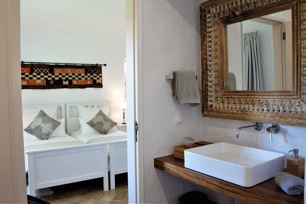 Foto 9 von 30: Lichtdurchflutete Villa im portugiesischen Stil mit grossem Pool