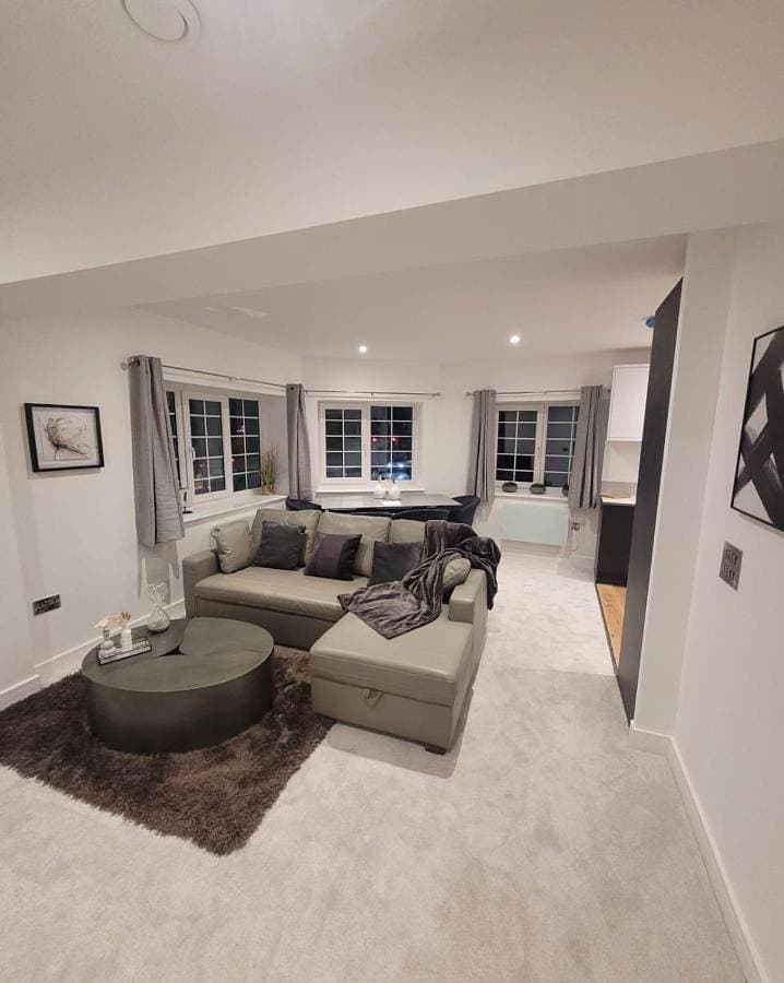 Entire 1 Bed Apartment In The Heart Of Rochester 1