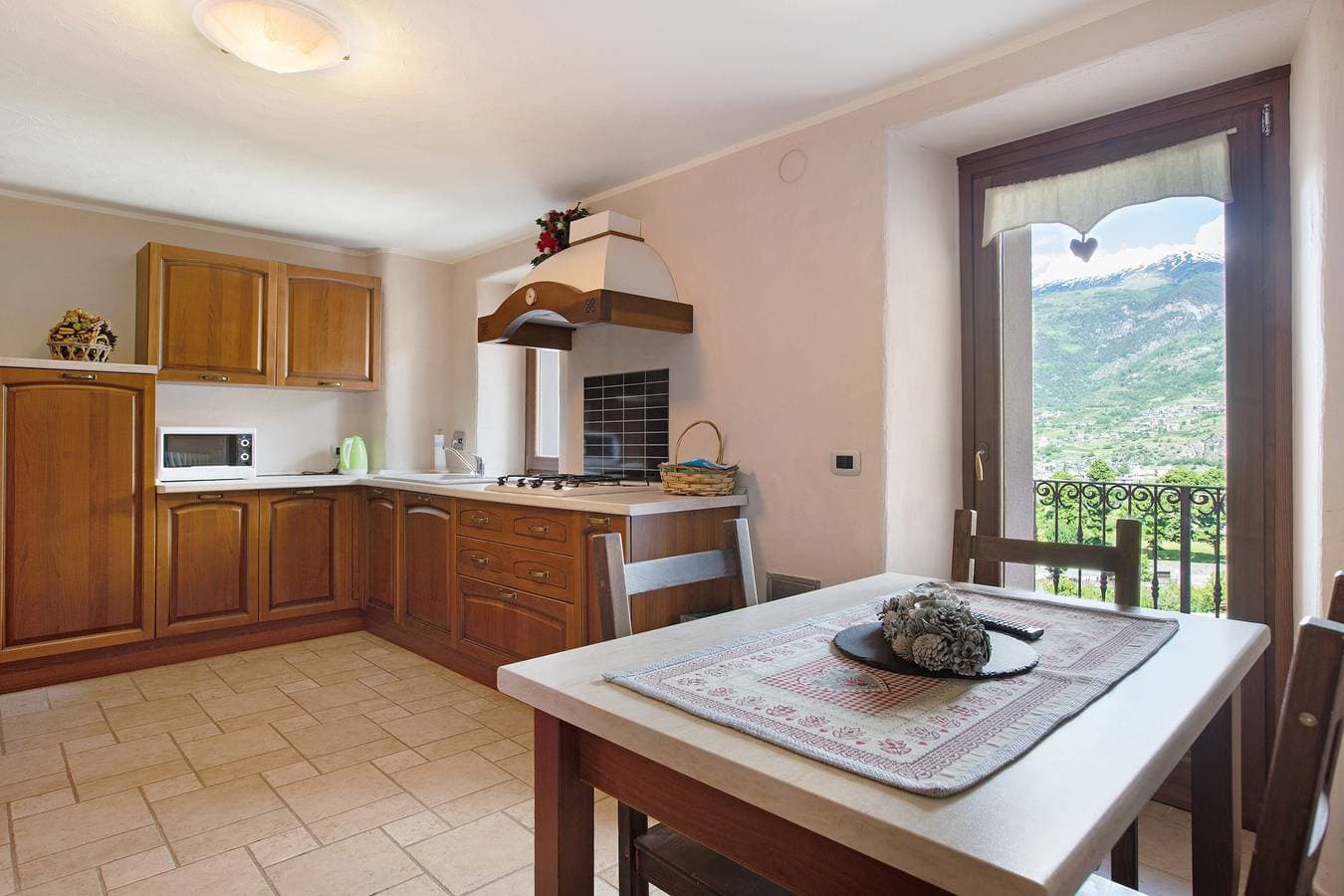 Foto 5 von 29: Ferienwohnung 'La Maison De Deni - Vista Castello' mit Bergblick
