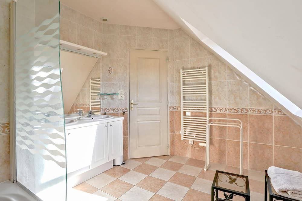 Foto 8 von 26: Beautiful home in Courtils with WiFi