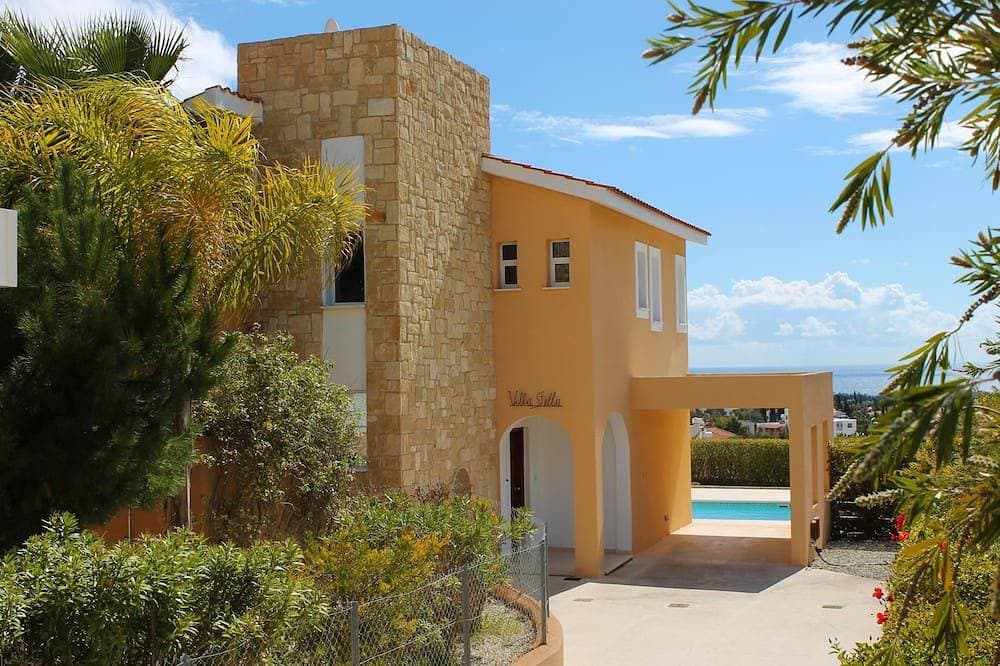 Villa Stella - Elevated & Secluded 3 Bedroom Detached Villa with Private Pool in Lower Peyia 1