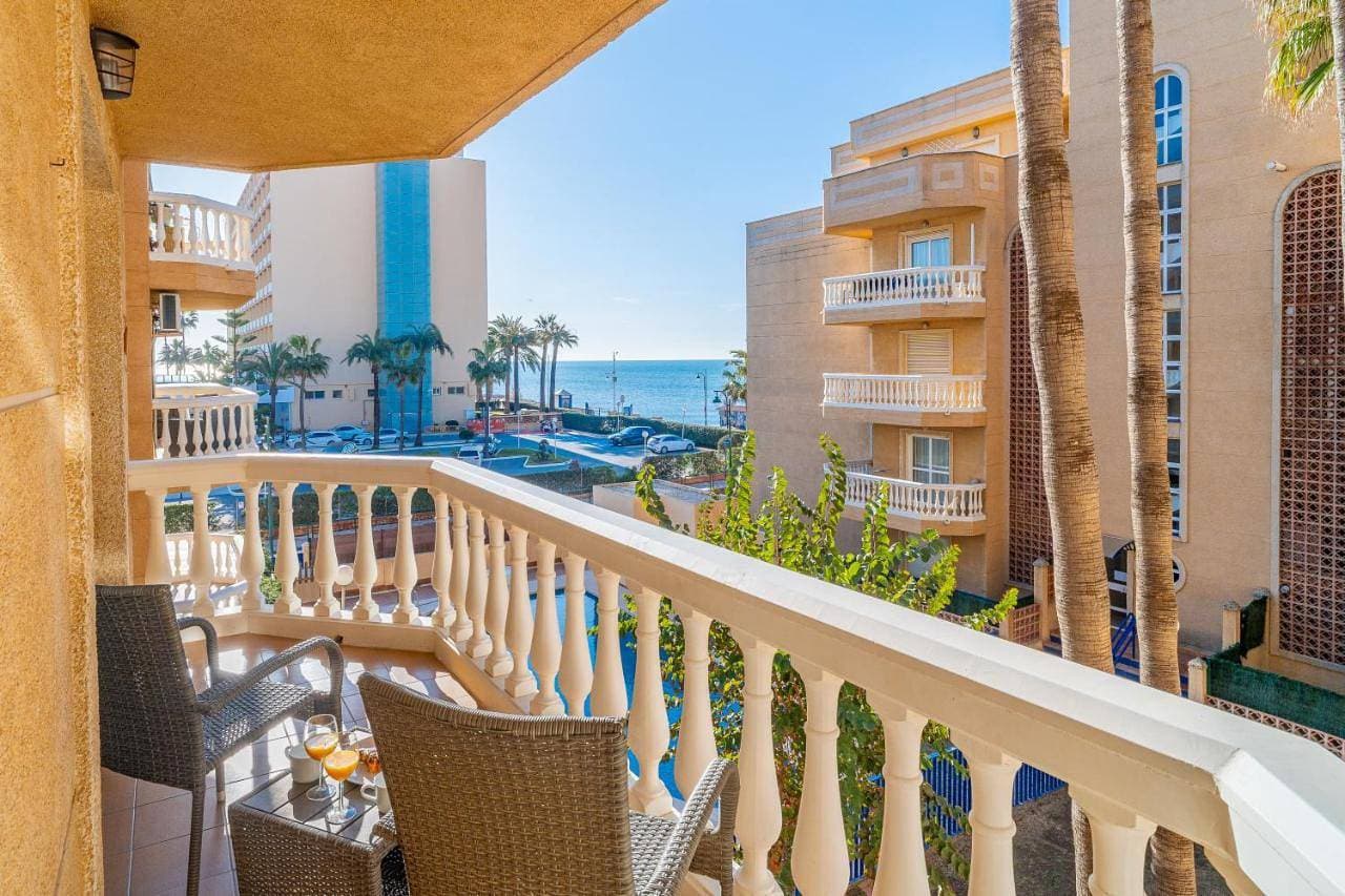 Beachfront Apartment with Pool & Sea View Terrace, Guadalmar Málaga 1