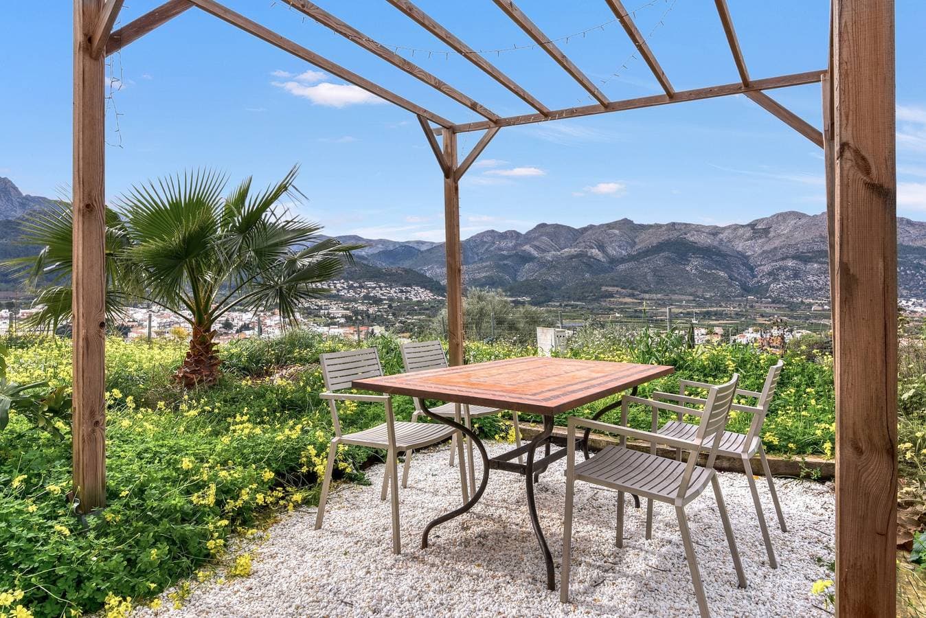 Foto 3 von 25: VillaSol – Ruhiges Ferienhaus mit privatem Pool und Panoramablick auf die Berge