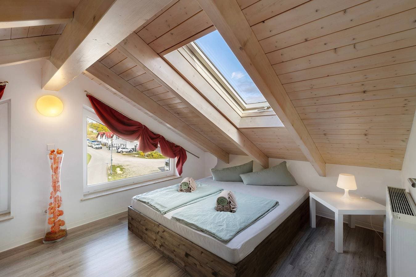Foto 9 von 19: Ferienwohnung 'Seeschwalbe - Marina Mücheln' mit Seeblick, Wi-Fi und Klimaanlage