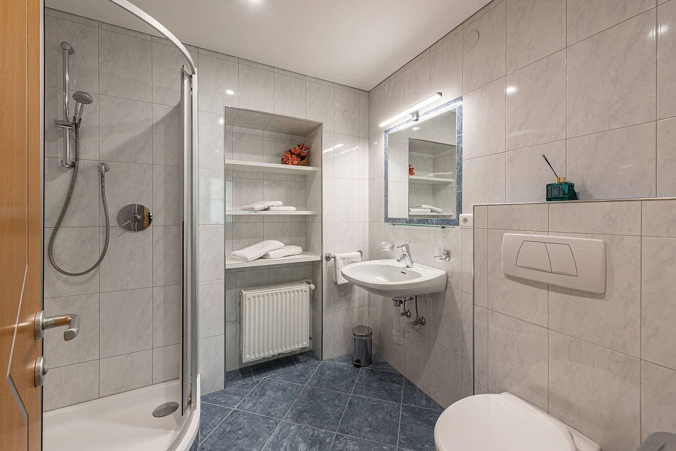 Foto 9 von 21: Ferienwohnung 'Wohnung Morgenduft Schnalserhof' mit Bergblick, Gemeinschaftsterrasse und WLAN