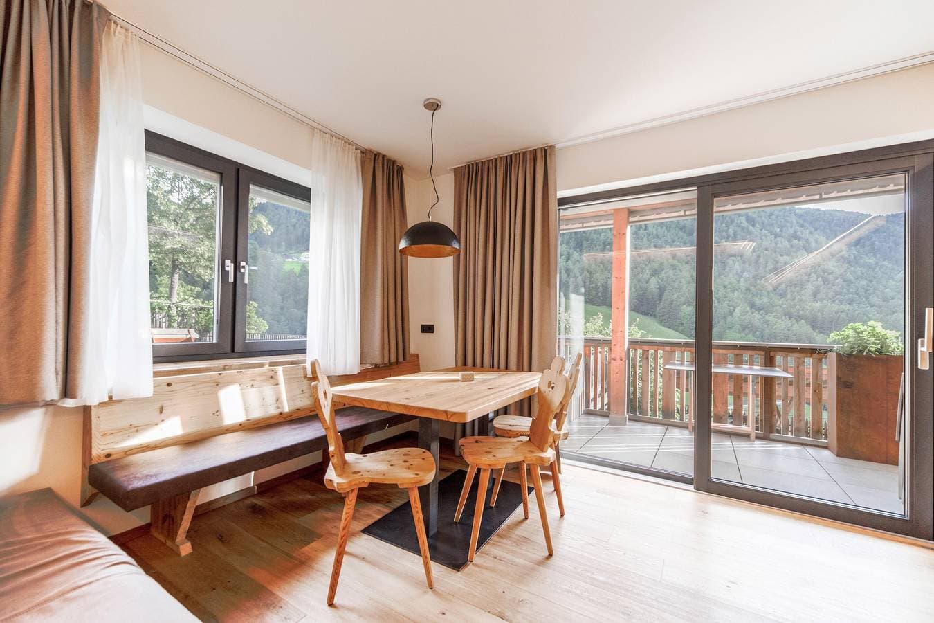 Foto 4 von 38: Schöne Ferienwohnung "Sonnleiten Sonnenadler 2" mit Blick auf die Berge