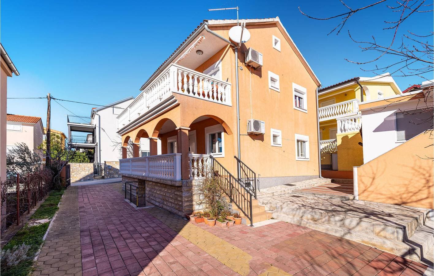 Foto 3 von 26: Urlaub am Meer: Luftiges Apartment mit Meerblick und moderner Ausstattung