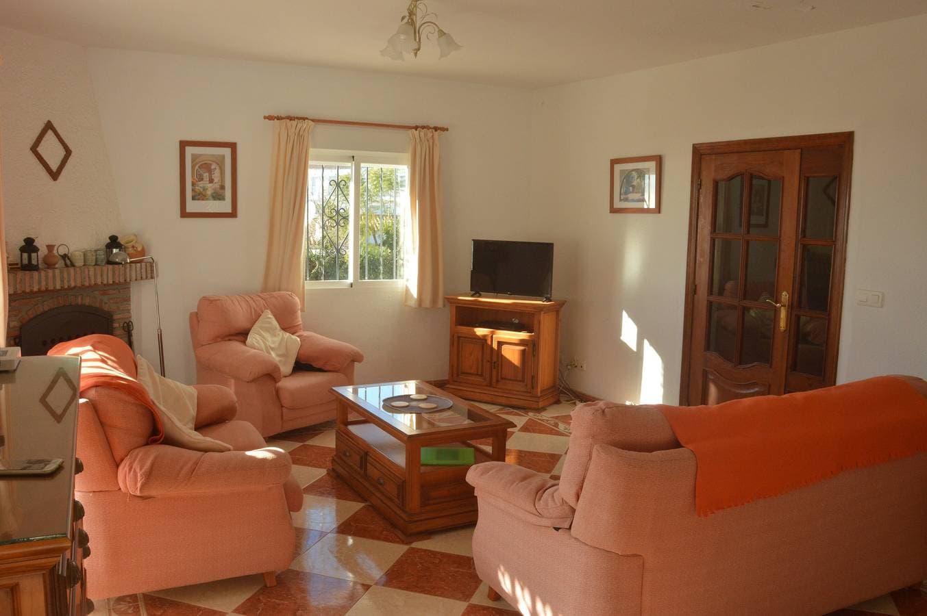Foto 5 von 28: Villa 'Casa El Pescador' mit Blick auf das Meer und die Berge, Pool und Garten