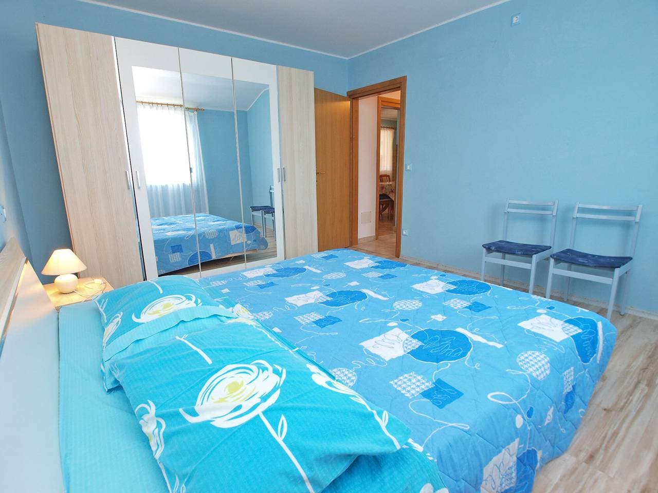 Foto 5 von 24: Ferienwohnung für 4 Personen mit Terrasse