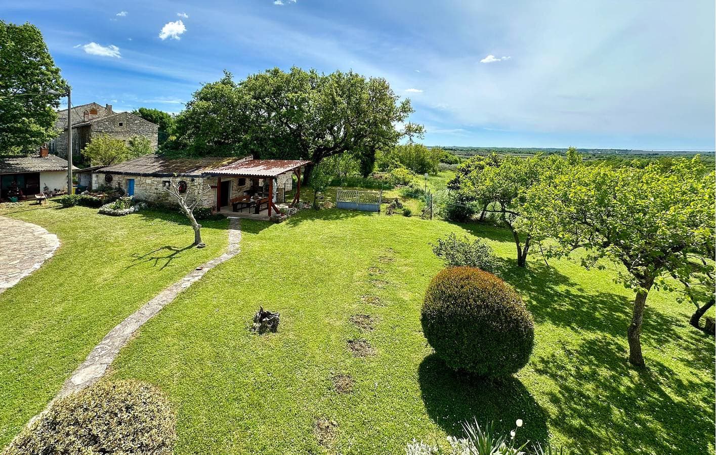 Foto 6 von 38: Charmante Ferienwohnung mit Terrasse, 2,5 km vom Strand Sirena entfernt und mit kostenlosen Parkplätzen