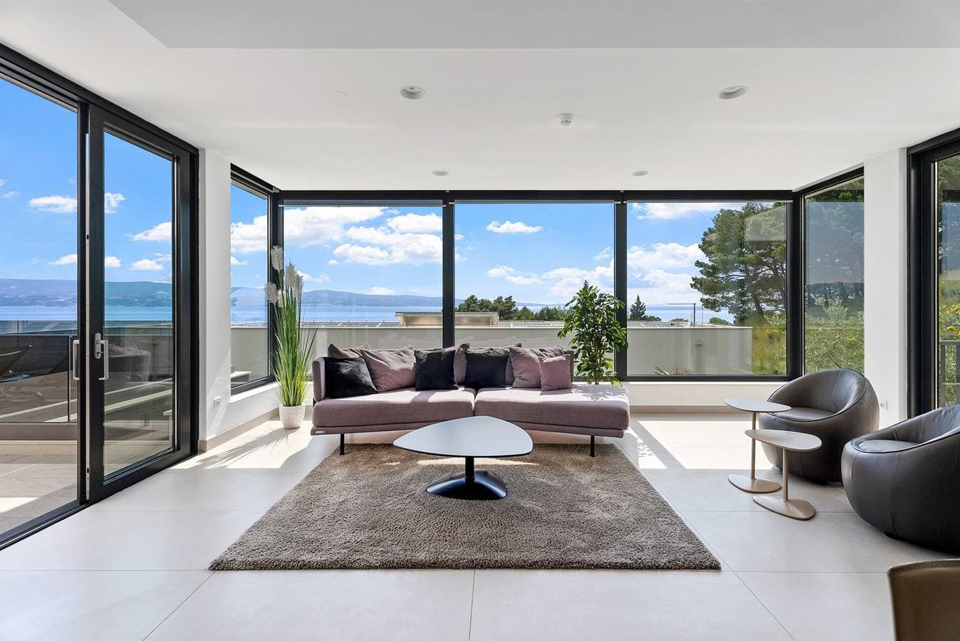 Foto 10 von 50: Neu! Luxus, direkt am Meer Villa Ivan mit beheiztem Pool nur 100 m vom Strand