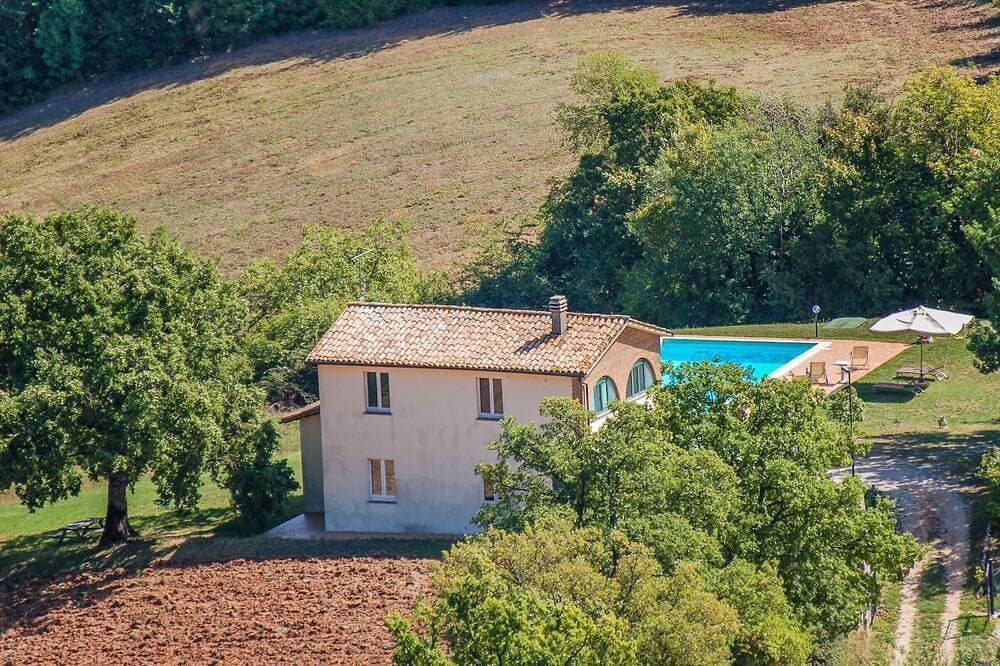 Foto 10 von 30: Freistehendes Haus mit privatem Pool 1,5 km von Geschäften und Restaurant. Klimaanlage & WLAN