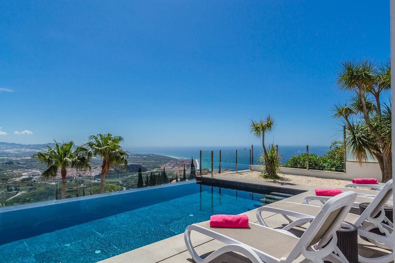 Foto 2 von 42: Villa 'Malaika' mit Meerblick, WLAN und Klimaanlage