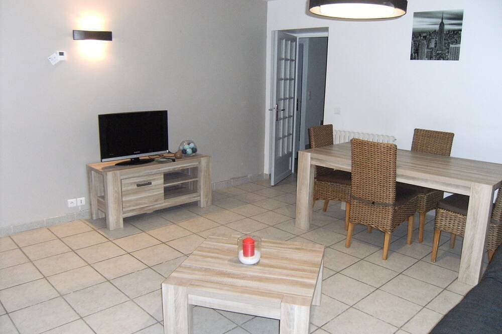 Foto 10 von 17: Haus in einem Dorf der Enklave der Päpste