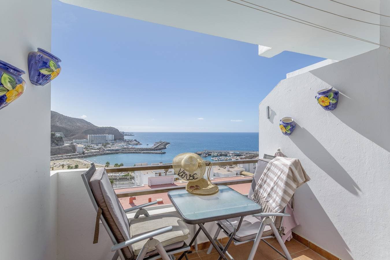 Foto 2 von 25: Ferienwohnung 'Mirra - Meerblick' mit Meerblick, Gemeinschaftspool und WLAN