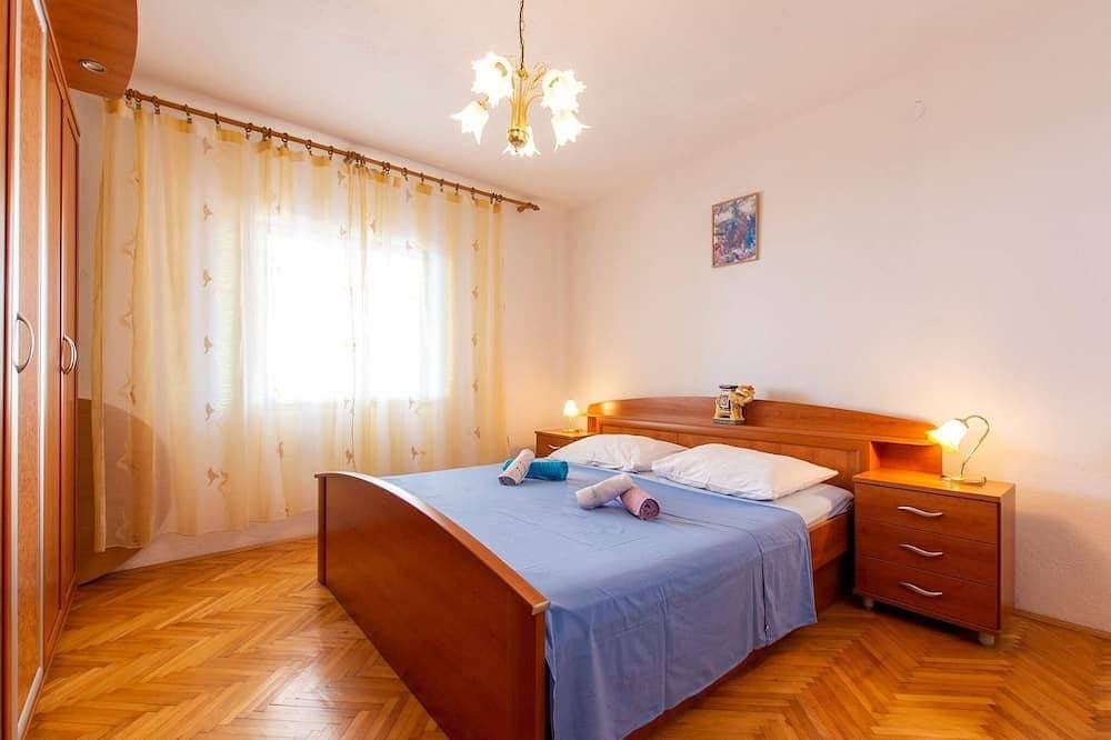 Foto 2 von 30: Wohnung in Tribalj mit Meerblick und Strand