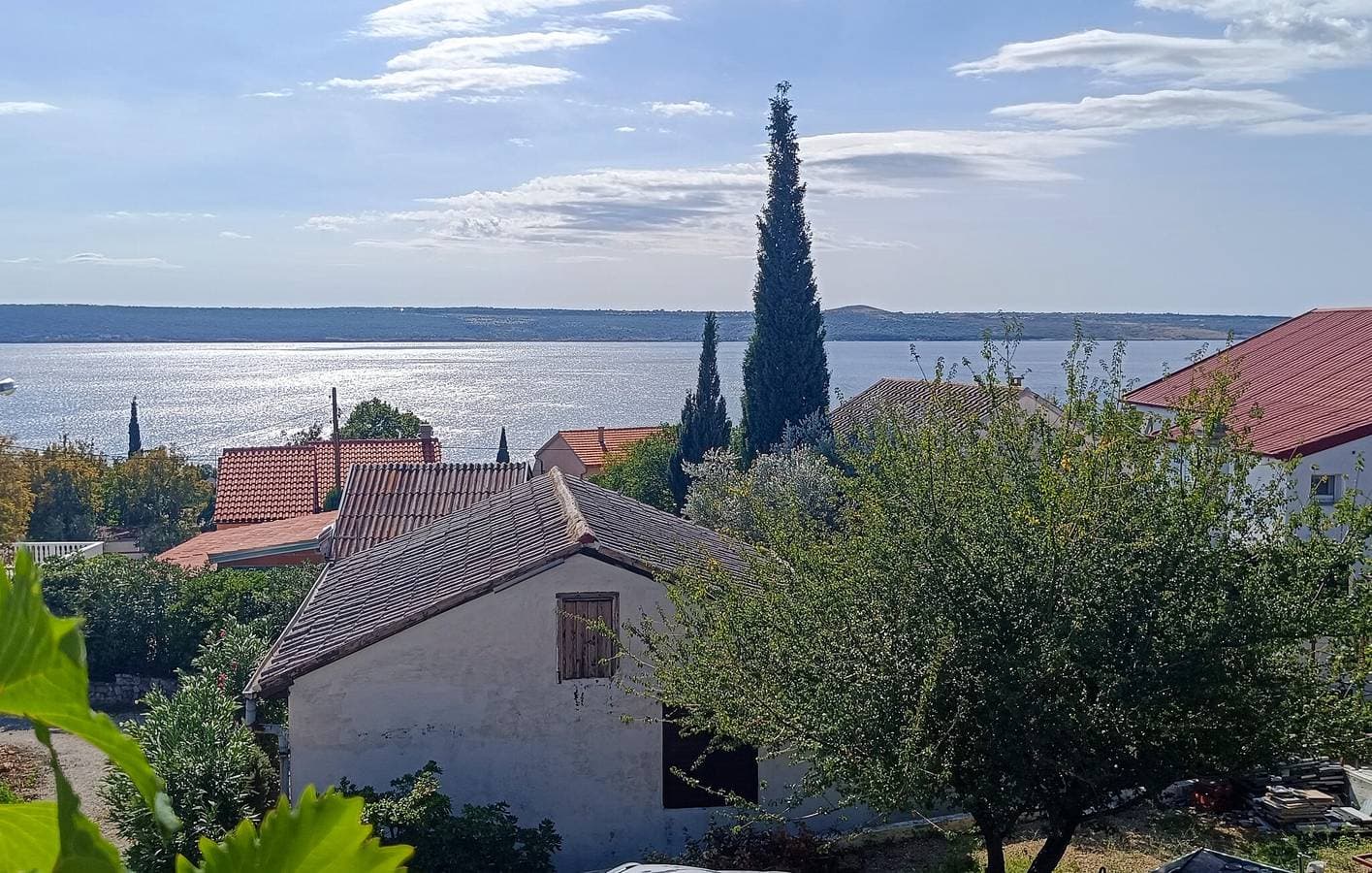 Foto 10 von 22: Apartment am Meer mit Terrasse, WLAN und Parkplatz in der Nähe von Novigradsko Mehr