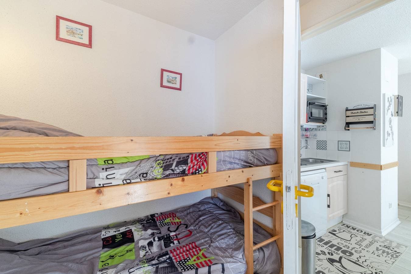Foto 8 von 12: Ferienwohnung für 4 Personen mit Balkon