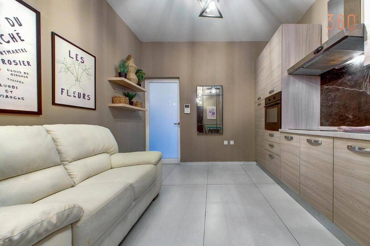 Cozy 1BR APT in Gzira with WIFI, AC and comfy bed by 360 Estates 1