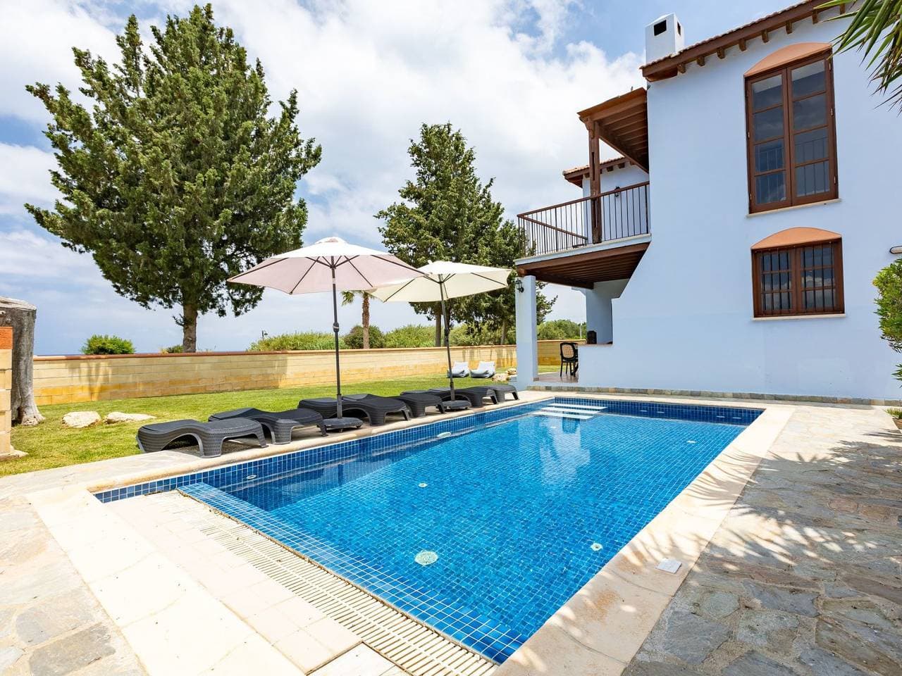Foto 7 von 27: Beach Front 3-Schlafzimmer-Villa - 1. Linie vom Strand