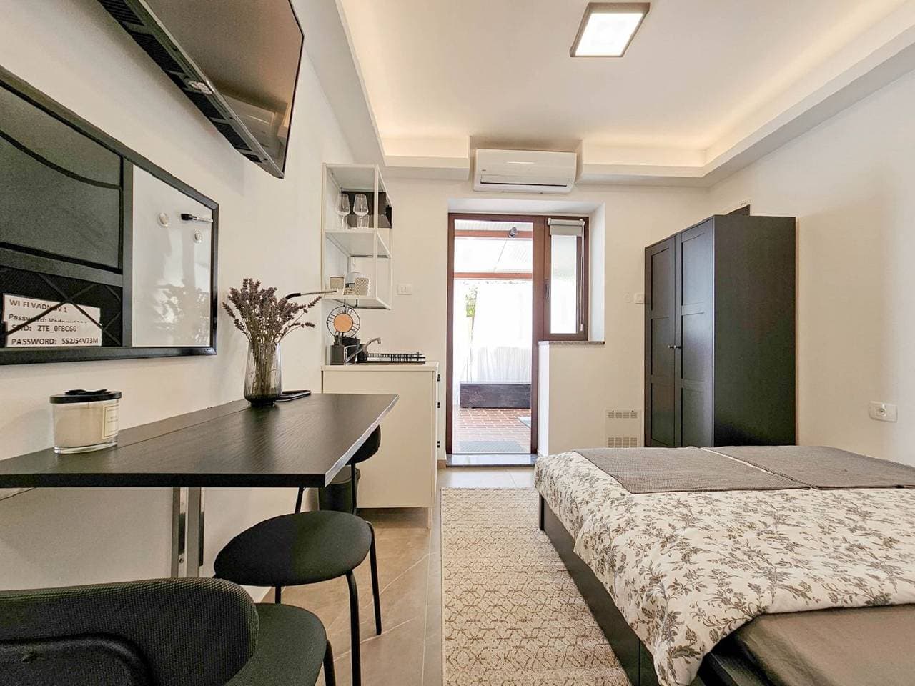 Beschauliches Apartment nur 15 Meter zum Strand, mit heller Terrasse, WiFi 1