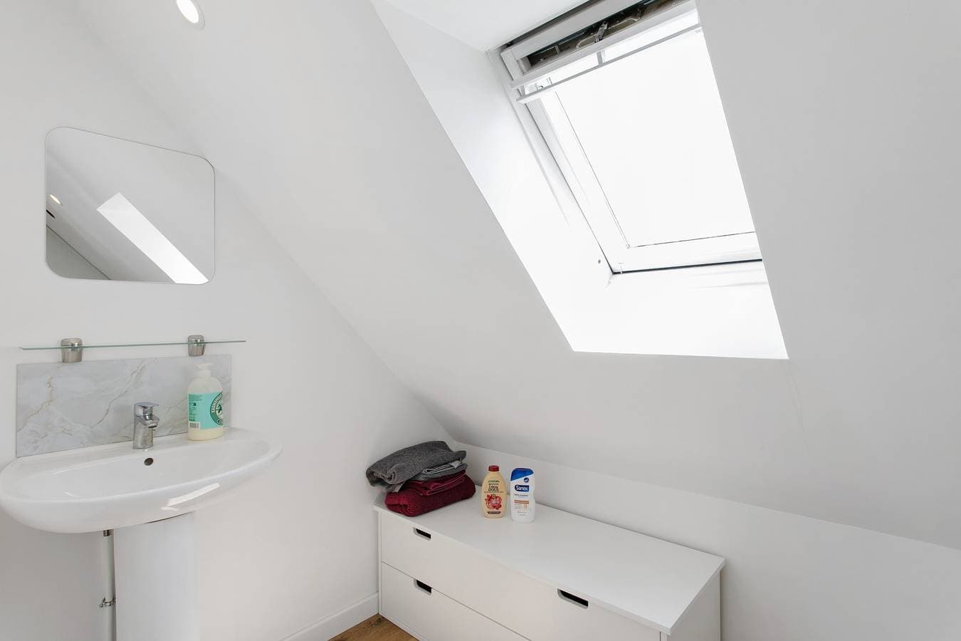 Foto 8 von 28: Ty Glas Gästehaus – Zimmer im Obergeschoss
