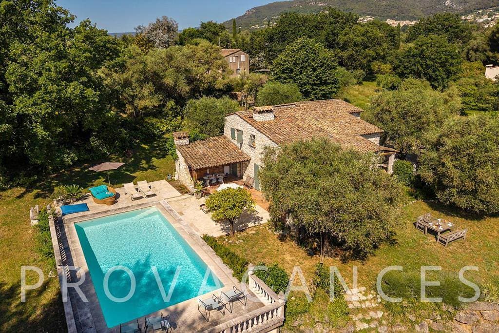 Foto 5 von 60: Charmantes Steinhaus mit Pool am Stadtrand von Tourrettes-sur-Loup