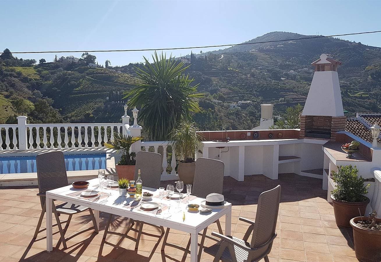 Foto 3 von 29: Ferienhaus "Cortijo Pura Vida" mit Bergblick, Pool, Terrasse & Garten