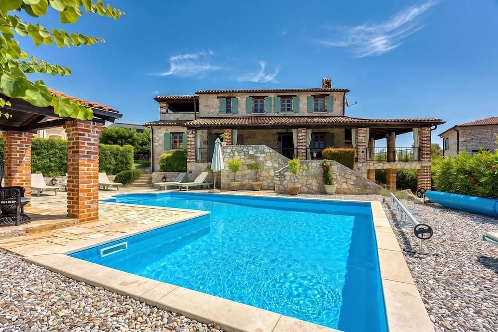Rustic Istrian Villa Amyra With Pool, Sveti Lovreč, Croatia 1