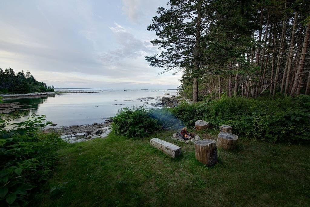 Foto 11 von 25: Ruhig Ocean Front Cottage mit herrlichem Ausblick, privater Strand in der Nähe Rockland