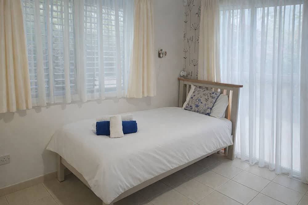Foto 4 von 24: Best location- Harbour and promenade,  2Br/2 baths apartment with private garden