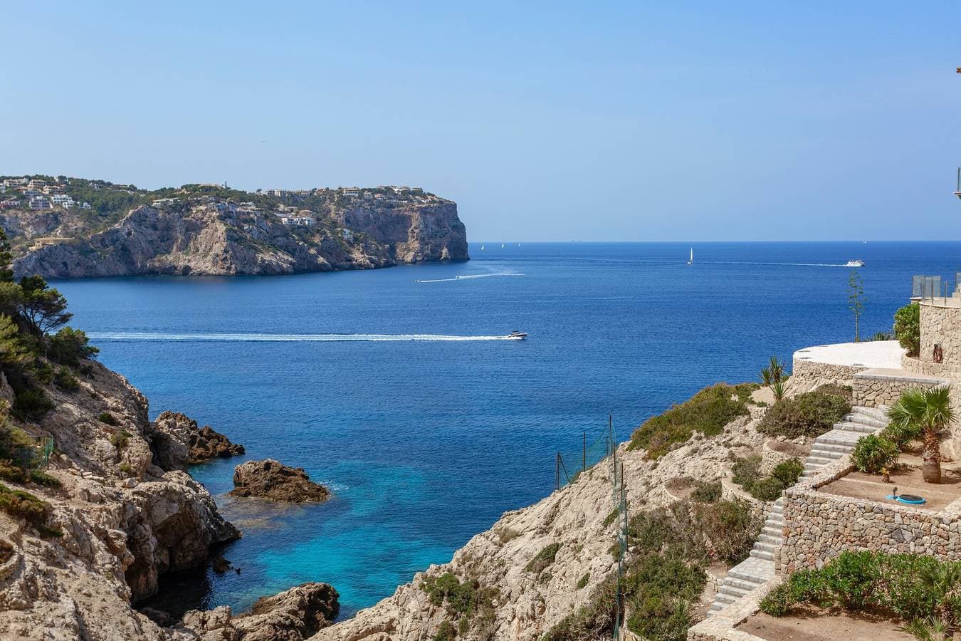 Foto 4 von 24: Villa 'Cala Moragues' mit Pool und Meerblick