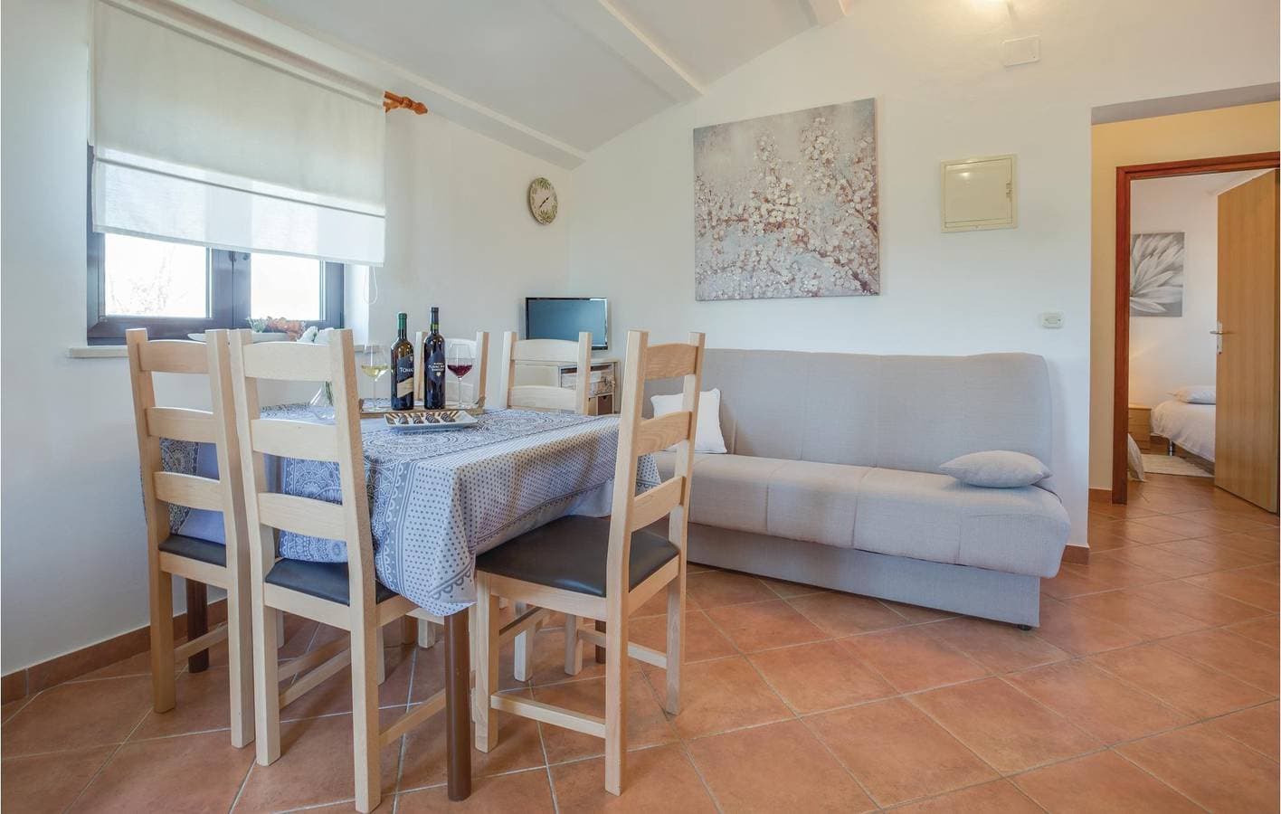 Foto 9 von 24: Gemütliche 2-Zimmer-Wohnung mit Terrasse und Parkplatz, WLAN inklusive