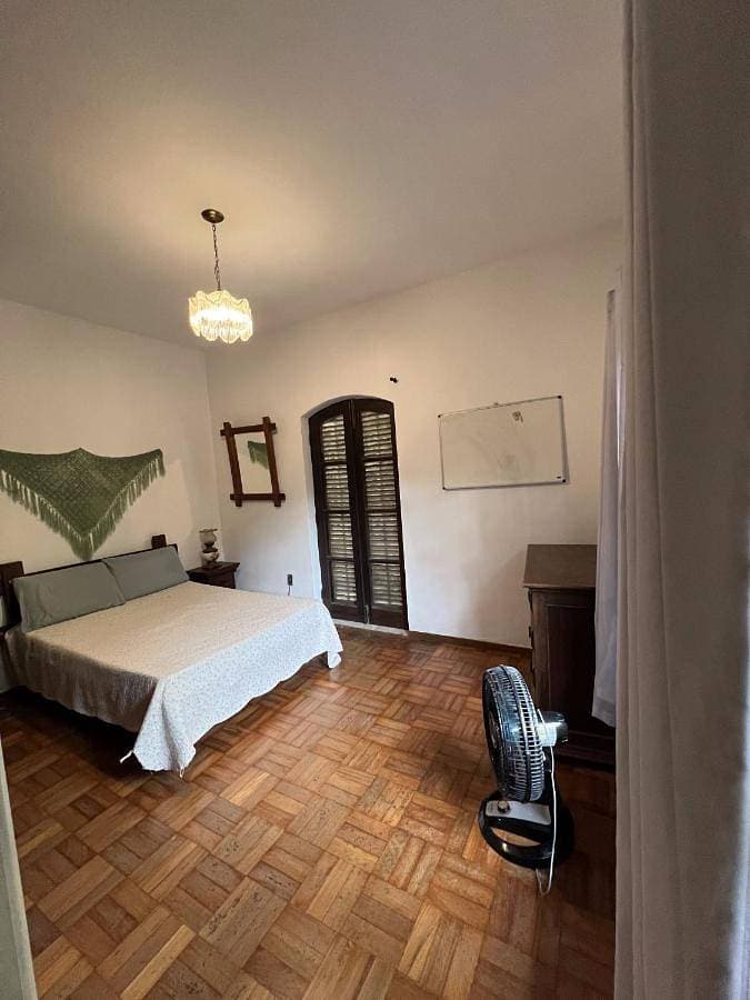 Foto 2 von 8: Standard Twin Room with Shared Bathroom