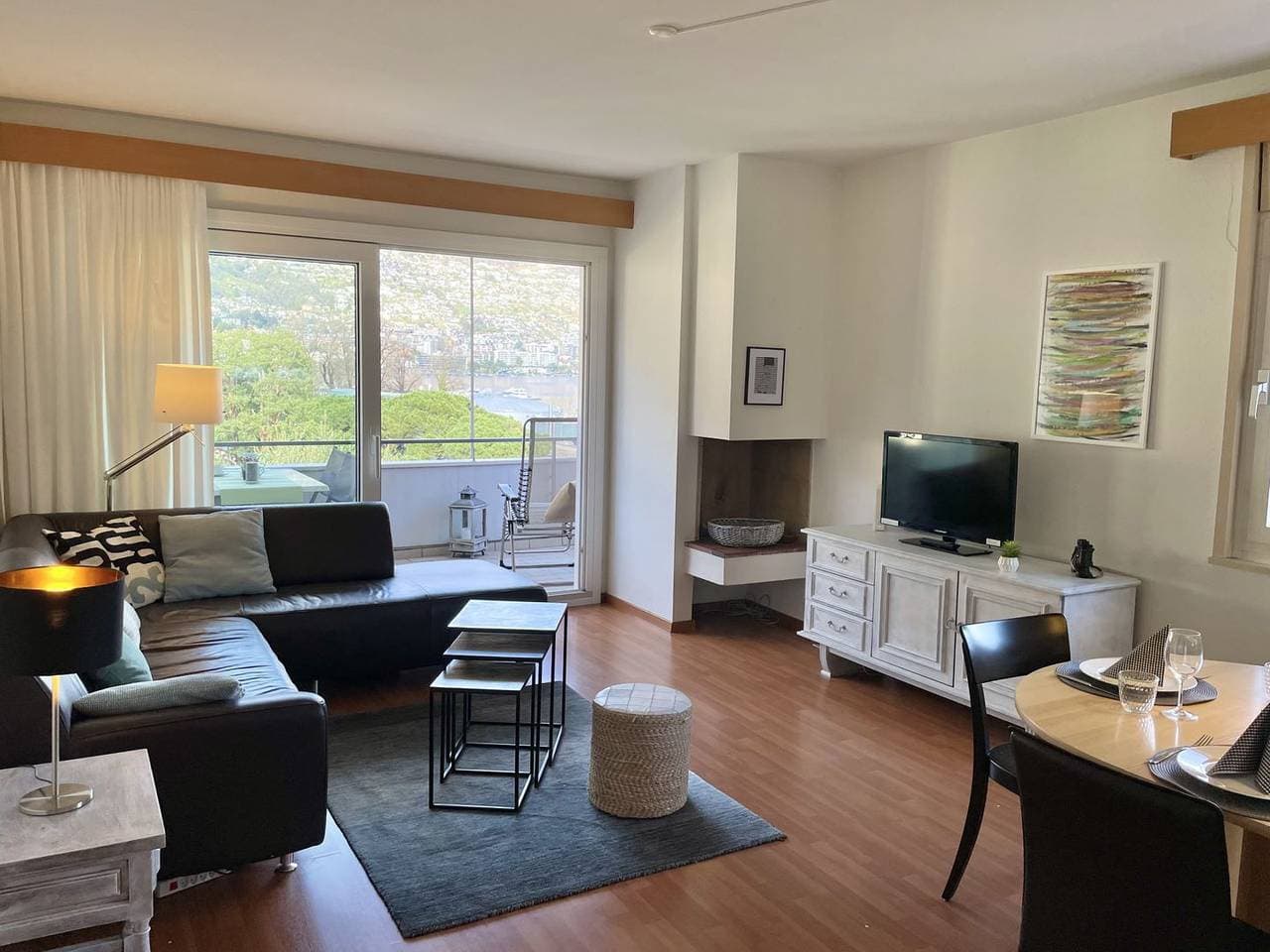 Foto 2 von 26: Ansprechende Ferienwohnung an bequemer Lage mit fabelhafter Aussicht auf den See