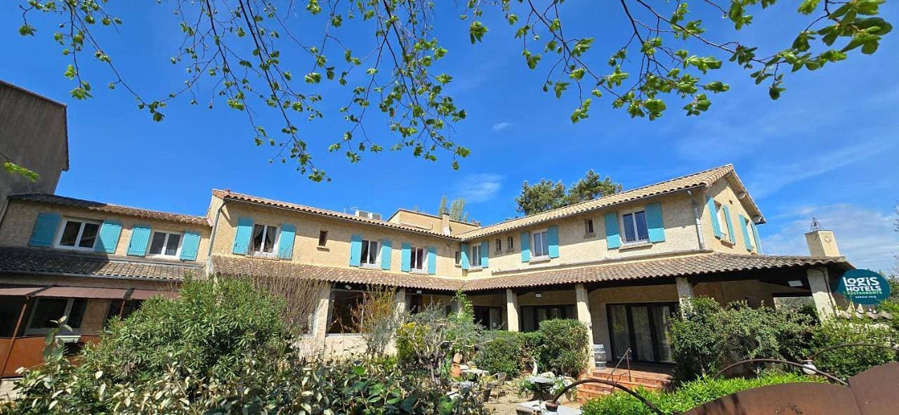 Logis Hôtels Le Saint Marc 1