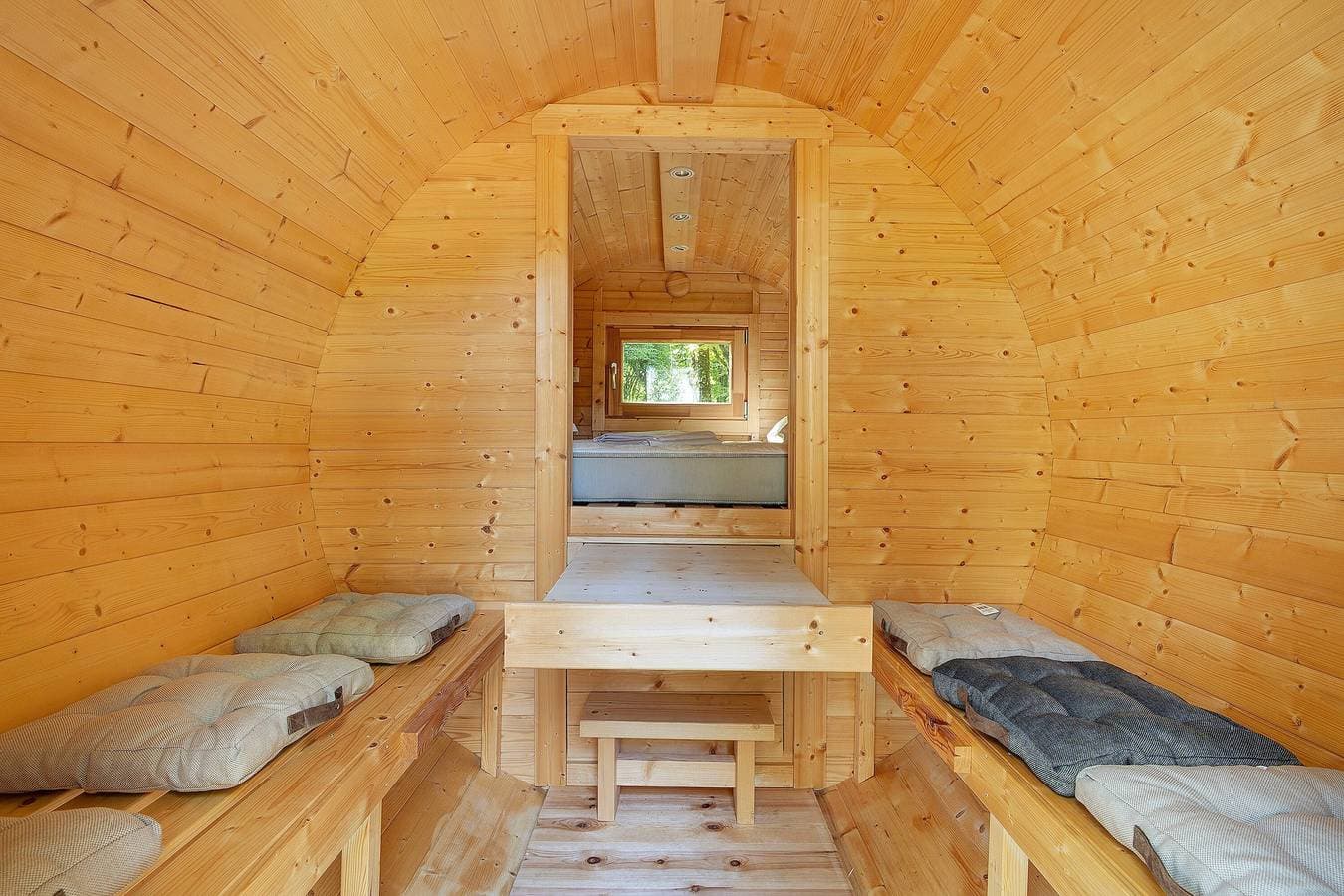 Foto 3 von 31: Tiny Home Beynac Lux im Wald – Ruhe, Natur & beheizter Pool