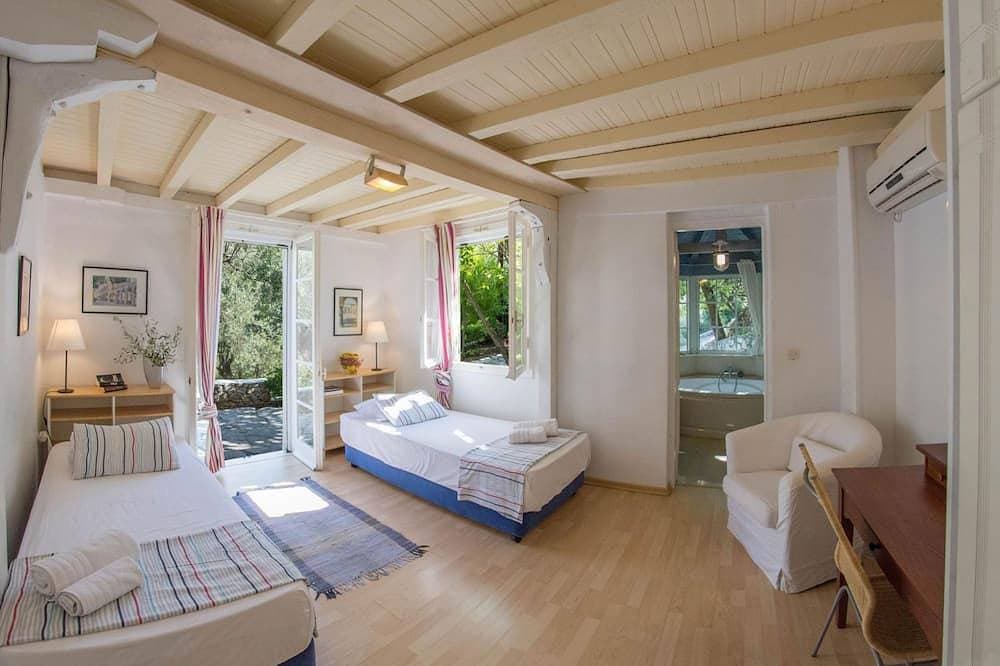 Foto 4 von 16: Villa Kiparissi - Agios Nikitas