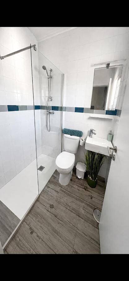 Foto 2 von 10: Double Room with Private Bathroom