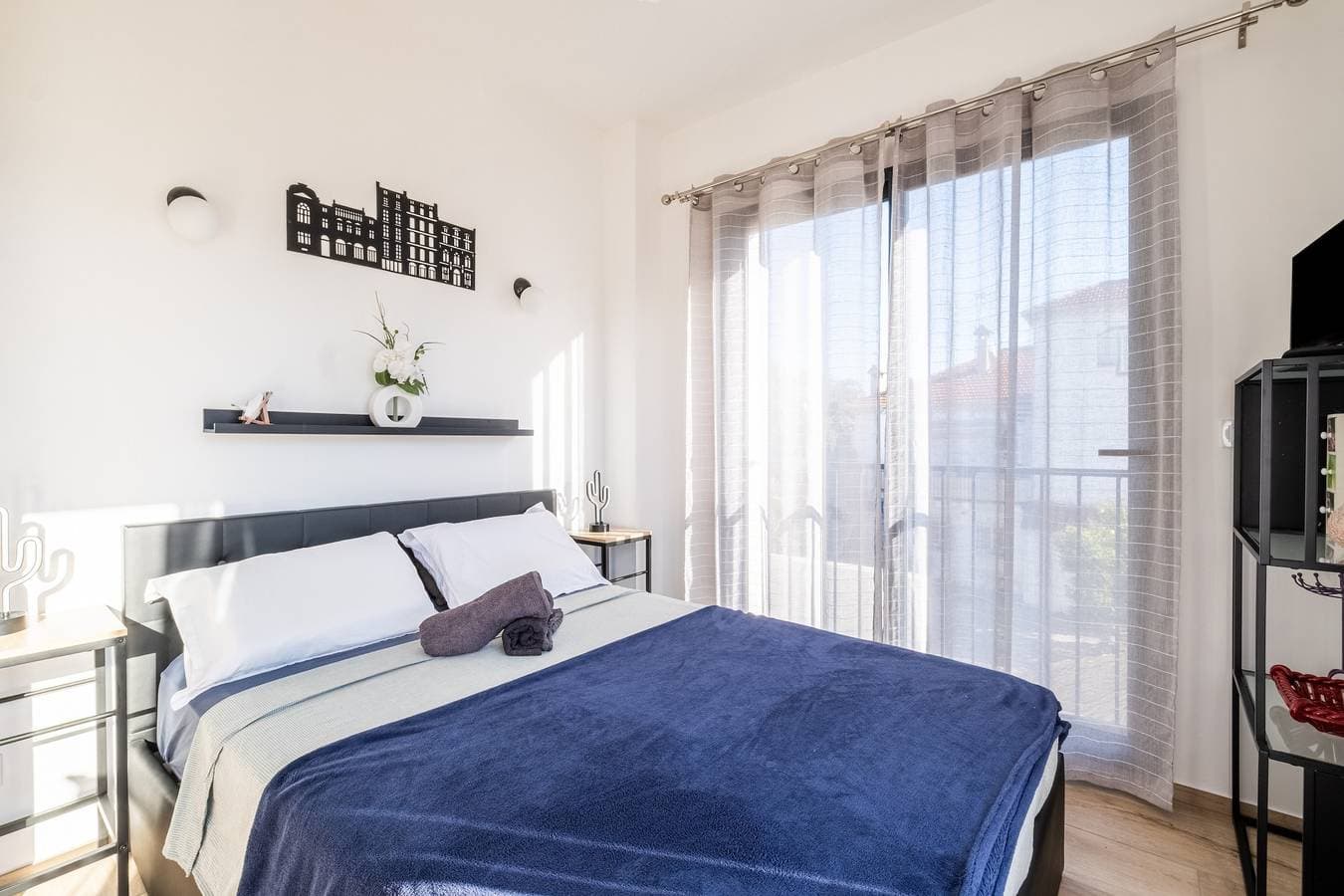 Foto 12 von 23: Apartment 'T3 Cros De Cagnes Bord De Plage' mit privater Terrasse, WLAN und Klimaanlage