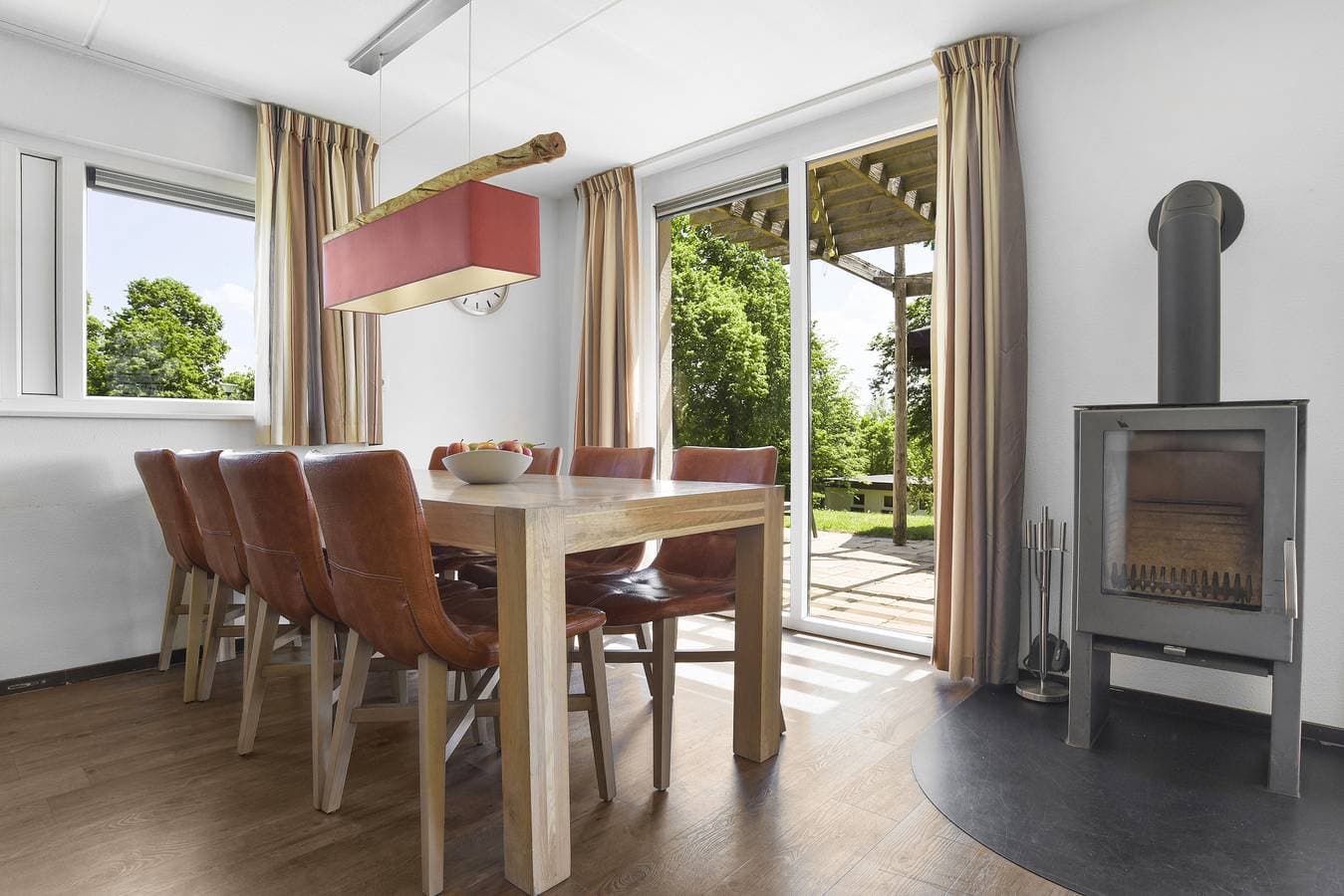 Foto 5 von 35: Bungalow für 8 Personen mit Balkon/Terrasse