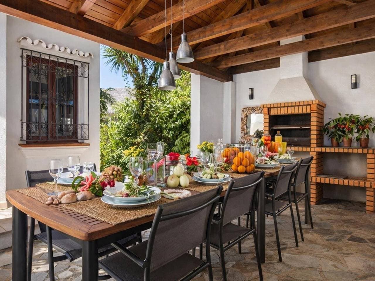 Foto 2 von 25: Mediterrane Villa mit Internet, Klimaanlage und Pool