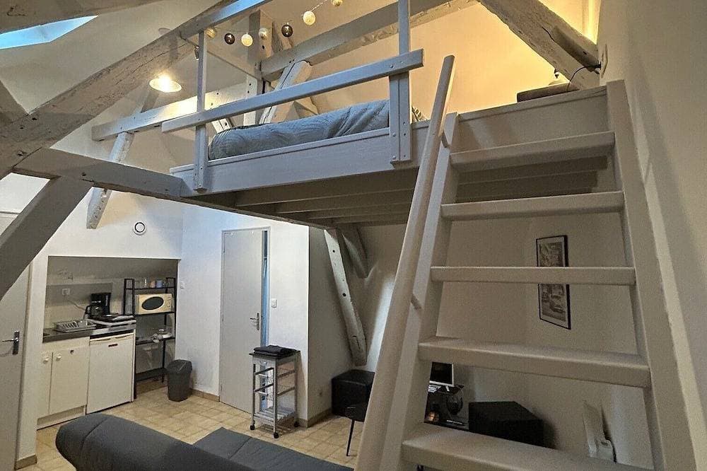 Foto 11 von 24: Downtown apartment - Drouaise - mezzanine - sleeps 4