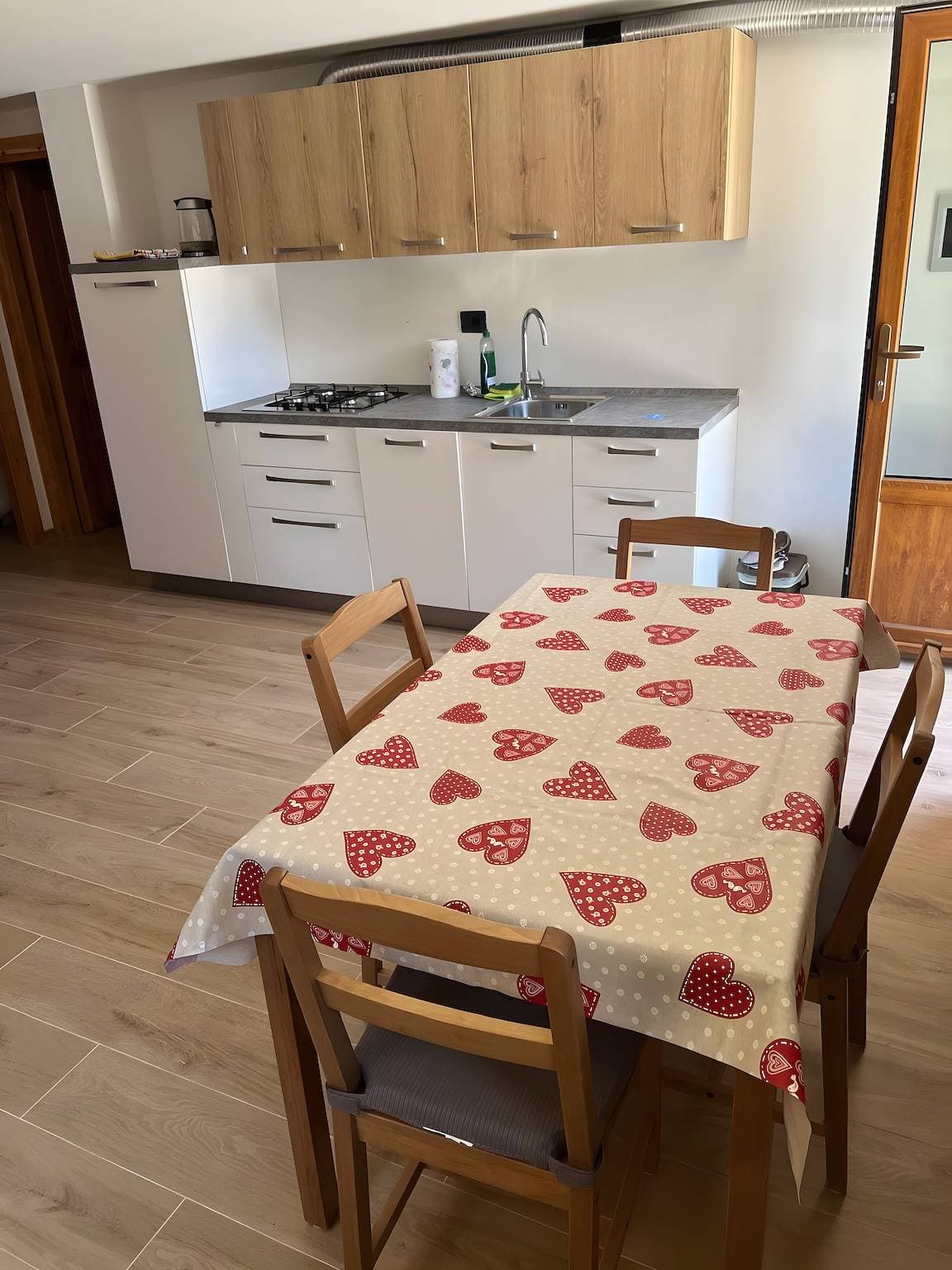Foto 5 von 24: Appartement „L’angolo del paradiso Gimillan“ mit Bergblick und privatem Garten