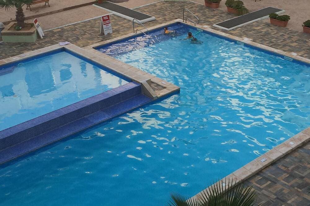Modernes, geräumiges Apartment mit 3 Schlafzimmern im Zentrum von Bugibba mit Gemeinschaftspool 1