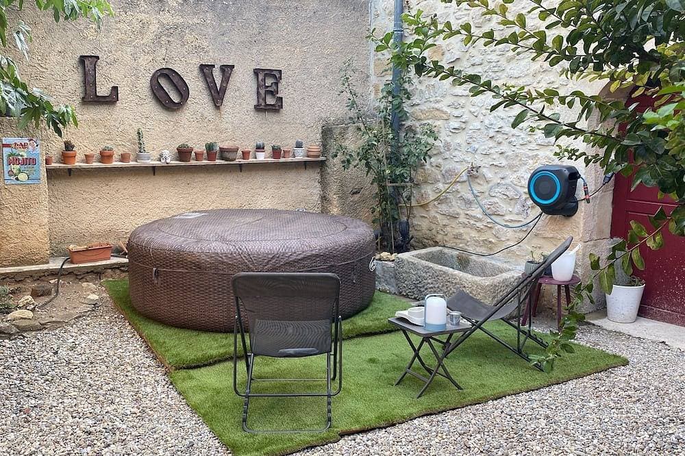 Foto 13 von 13: Village house at the gateway to Provence, Ardèche, Vaucluse & Gard