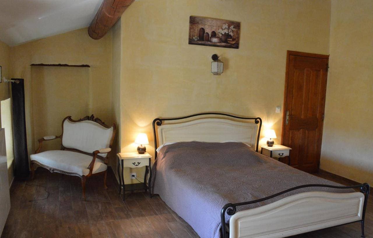 Foto 6 von 18: Double Room with Private Bathroom