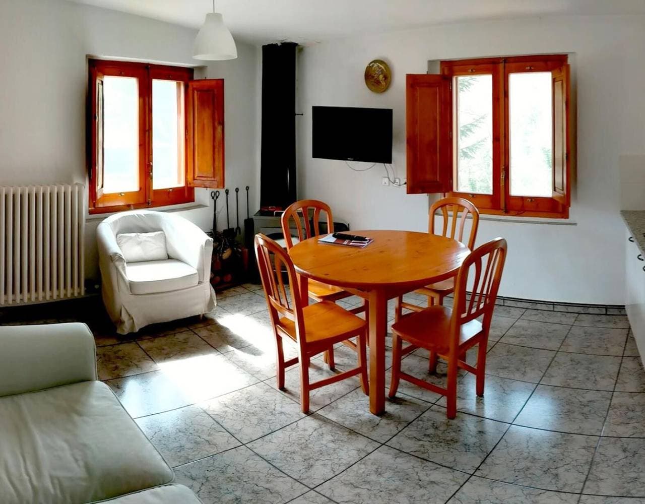 Foto 12 von 21: Finca 'Mas El Carrer - Baixos' mit Bergblick, Gemeinschaftspool und Wi-Fi
