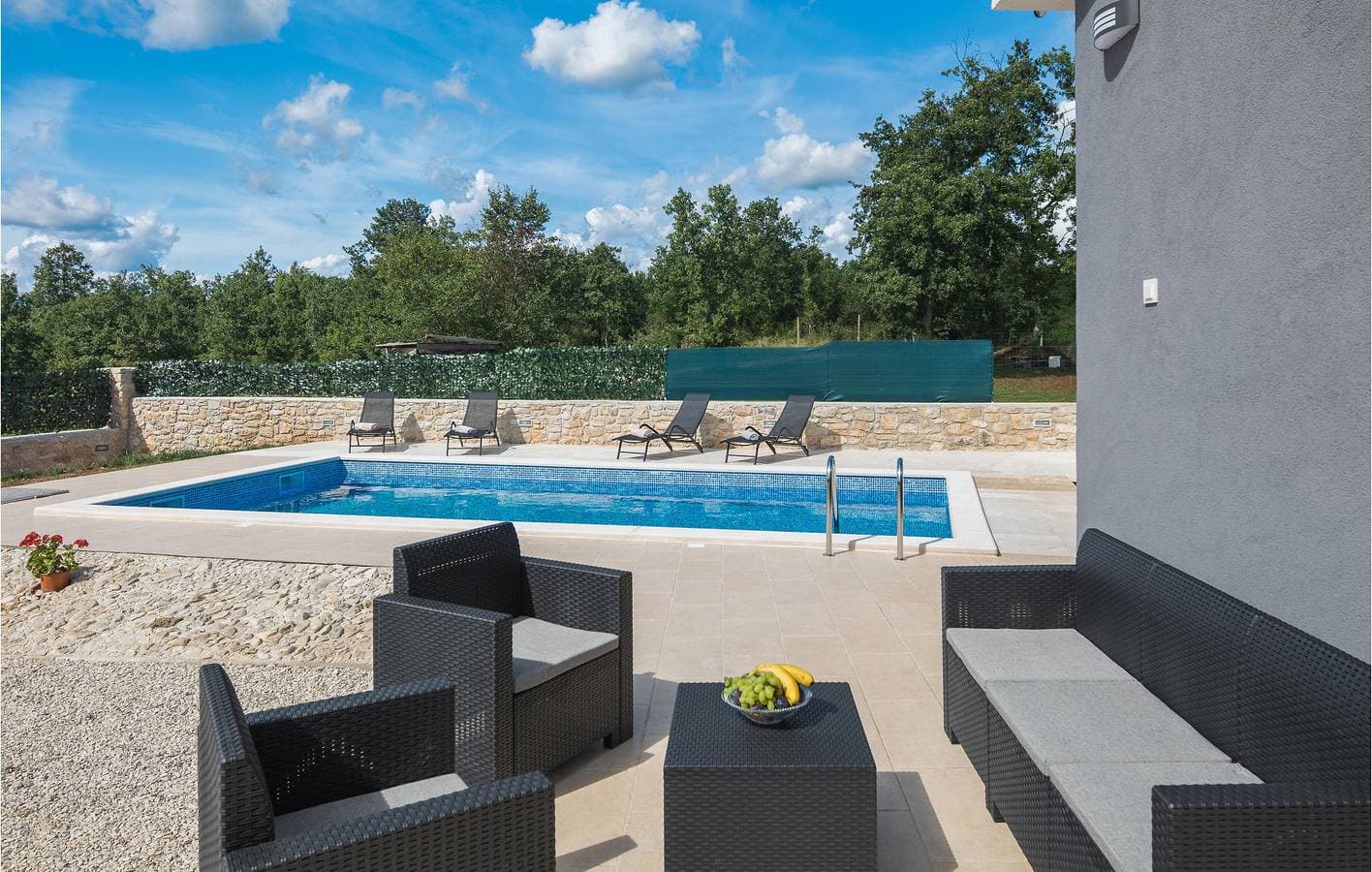 Foto 7 von 35: Charmante 70 m² große Wohnung mit Terrasse, WLAN und Parkplatz in der Nähe des Stadtzentrums von Anzici