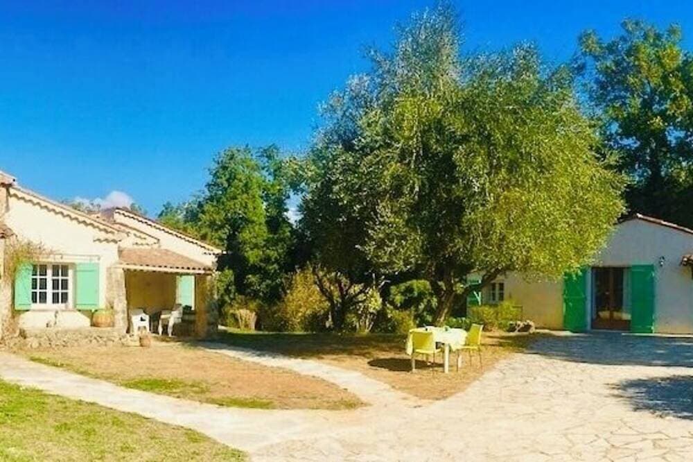 Foto 12 von 30: Charming house with air conditioning 5P+cottage +5P Heated pool Setting Provence